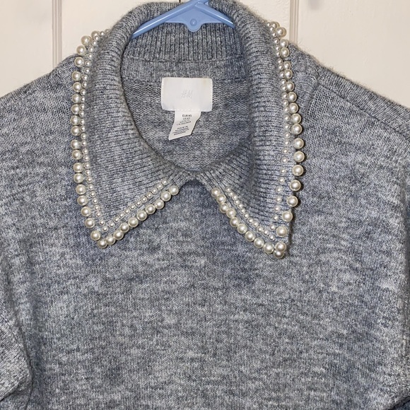 H&M XS GRAY BEADED-COLLAR SWEATER - Picture 4 of 11